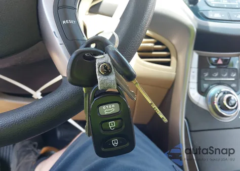 2013 Hyundai Elantra Gls z USA, uszkodzony, nr VIN 5NPDH4AE8DH258402